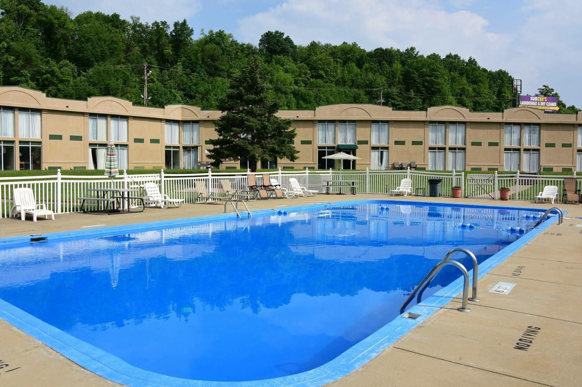 Red Roof Inn Cambridge, Oh Екстер'єр фото